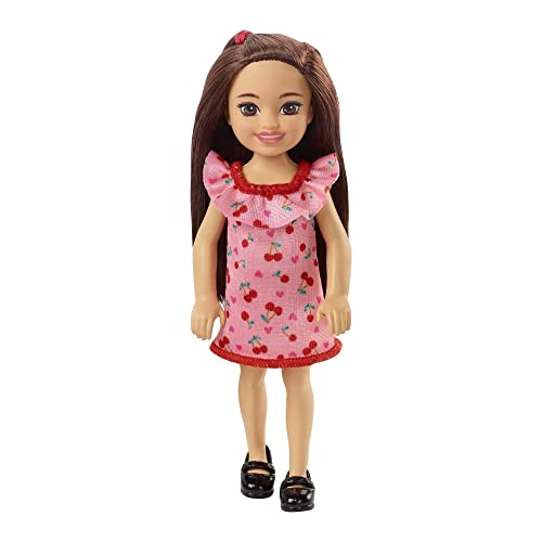 バービー バービー人形 Barbie Chelsea Doll (Brunette) Wearing Ruffled Cherry-Print Dress and Black Shoes, Toy for Kids Ages 3 Years Old & Upバービー バービー人形