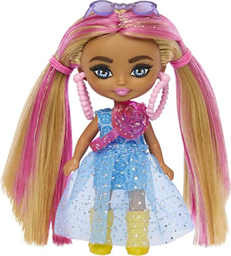 バービー バービー人形 Barbie Extra Mini Minis Doll with Pink-Streaked Blonde Pigtails Wearing Blue Dress Accessories Stand, 3.25-inchバービー バービー人形