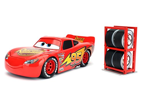 ジャダトイズ ミニカー ダイキャスト アメリカ Jada Toys Disney Pixar Cars 3 Lightning McQueen Die-cast Car with Tire Rack (99751)ジャダトイズ ミニカー ダイキャスト アメリカ