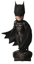 商品情報 商品名ボブルヘッド バブルヘッド 首振り人形 ボビンヘッド BOBBLEHEAD Royal Bobbles The Batman (Robert Pattinson) Collectible Bobblehead Statueボブルヘッド バブルヘッド 首振り人形 ボビンヘッド BOBBLEHEAD 商品名（英語）Royal Bobbles The Batman (Robert Pattinson) Collectible Bobblehead Statue 商品名（翻訳）ロイヤル・ボブルス ザ・バットマン（ロバート・パティンソン）コレクタブル・ボブルヘッド・スタチュー 海外サイズ8 inches ブランドRoyal Bobbles 商品説明（自動翻訳）ロバート・パティンソンが2022年に公開された映画『バットマン』で演じたマント・クルセイダーをベースにしたこのダークナイト・ボブルヘッドは、DCフランチャイズのコレクターにとってヒット間違いなし。Royal Bobblesは、エンターテイナー、アーティスト、歴史的/政治的な人物を含む有名なアイコンのいくつかの異なる製品ラインを備えています。それぞれにユニークなシリアルナンバー入りのオーセンティシティ・ホログラムが付いている。各プレミアムボブルヘッドは、カスタムカットの発泡スチロール製インナープロテクター付きのカラフルなコレクターズボックスに入っている。高さ8インチ以上、高品質のヘビーウェイト・ポリレジン製で、ひとつひとつ手描きされている。それぞれのボブルヘッドは入念に研究され、心を込めて作られ、非常に細部まで仕上げられている。2009年に設立されたRoyal Bobblesは、高品質、精巧なコレクタブルフィギュリンのプレミアムデザイナーとメーカーであり、すべての製品の詳細と耐久性の高いレベルを可能にします。 関連キーワードボブルヘッド,バブルヘッド,首振り人形,ボビンヘッド,BOBBLEHEADこのようなギフトシーンにオススメです。プレゼント お誕生日 クリスマスプレゼント バレンタインデー ホワイトデー 贈り物