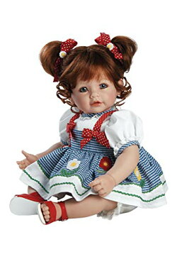 【送料無料】アドラ Adora 幼児の人形 デイジー装飾 手縫いのギンガムドレスと赤いサマーサンダル 茶色の髪と青い目 20インチ