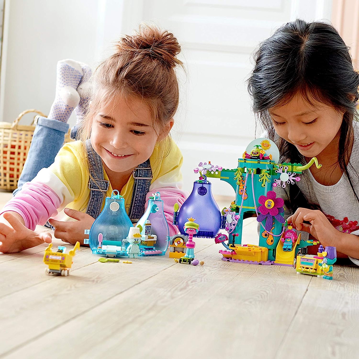 レゴ LEGO Trolls World Tour Pop Village Celebration 41255 Trolls Tree House Building Kit for Kids (380 Pieces)レゴ 3