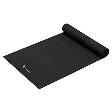 ヨガマット フィットネス 【送料無料】Gaiam Yoga Mat Premium Solid Color Non Slip Exercise & Fitness Mat for All Types of Yoga, Pilates & Floor Workouts, Sugar Beet, 5mm (05-64029)ヨガマット フィットネス