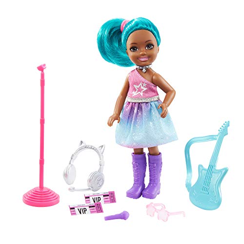 バービー バービー人形 Barbie Chelsea Can Be Playset with Brunette Chelsea Rockstar Doll (6-in), Guitar, Microphone, Headphones, 2 VIP Tickets, Star-Shaped Glasses, Great Gift for Ages 3 Years Old & Upバービー バービー人形