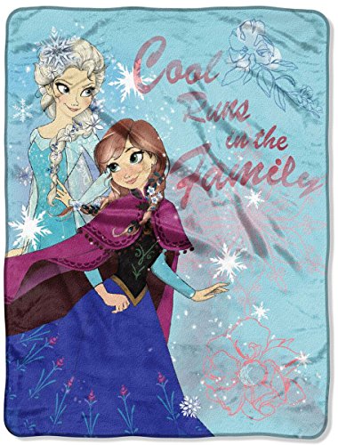 アナと雪の女王 アナ雪 ディズニープリンセス フローズン Disney Frozen Cool Runs in The Family Silk Touch Throw, 46 by 60-Inchアナと雪の女王 アナ雪 ディズニープリンセス フローズン