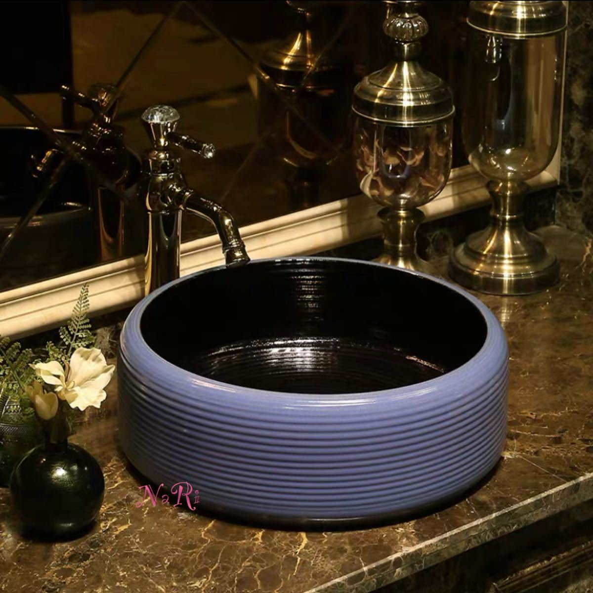 高級置き型洗面ボウルセット ．手洗い器 デザイン 陶磁器 手洗い鉢 洗面台 蛇口 排水ホース付き