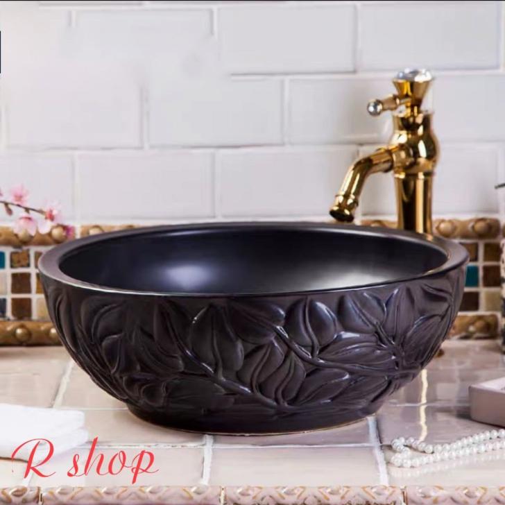状態新品未使用サイズ（cm）：幅：41奥行き：41高さ：15素材：陶磁器取付について：取付工事はお近くの工務店様にご相談してください＜ 重量物なので同梱はできません ＞☆☆★★★★★★★★★★★★★☆☆◆お客様のご覧になっているモニター等により多少色が異なる場合がございます。あらかじめご了承ください。◆複数ご注文の場合やお急ぎの場合は必ず事前に納期のお質問をお願いいたします。◆サイズの誤差は多少発生します。ご了承下さい。☆☆★★★★★★★★★★★★★☆☆注意事項1、こちらの商品は海外製の新品です。撮影時の照明やPC環境によって実際の商品と色が違う場合があります。2、輸入品で日本語の説明がない場合があり、サポートもございませんので商品知識のある方のみ御注文下さい。4、ご注文について代引き引き換え、局留めは受け付けておりません。5、取り扱っている商品は、海外・アジア製品になります。きちんと全ての商品の検品をしておりますが、日本製に比べると作りが甘い場合があります。完璧を求められる方は御注文をお控えください。6、初期不良、輸送中の破損等は返金対応させて頂きます。その際はご到着から2日以内にご連絡をお願い致し7、新品未使用品ですが、外箱に初期からのスレ、剥げ歪みなどあります8、この商品は、購入後発送まで8日程度を要しますので、ご理解の上ご購入頂きますようお願い致します上記理由の返品交換は承ることが出来ませんので予めご了承くださいませ。状態新品未使用サイズ（cm）：幅：41奥行き：41高さ：15素材：陶磁器取付について：取付工事はお近くの工務店様にご相談してください＜ 重量物なので同梱はできません ＞☆☆★★★★★★★★★★★★★☆☆◆お客様のご覧になっているモニター等により多少色が異なる場合がございます。あらかじめご了承ください。◆複数ご注文の場合やお急ぎの場合は必ず事前に納期のお質問をお願いいたします。◆サイズの誤差は多少発生します。ご了承下さい。☆☆★★★★★★★★★★★★★☆☆注意事項1、こちらの商品は海外製の新品です。撮影時の照明やPC環境によって実際の商品と色が違う場合があります。2、輸入品で日本語の説明がない場合があり、サポートもございませんので商品知識のある方のみ御注文下さい。4、ご注文について代引き引き換え、局留めは受け付けておりません。5、取り扱っている商品は、海外・アジア製品になります。きちんと全ての商品の検品をしておりますが、日本製に比べると作りが甘い場合があります。完璧を求められる方は御注文をお控えください。6、初期不良、輸送中の破損等は返金対応させて頂きます。その際はご到着から2日以内にご連絡をお願い致し7、新品未使用品ですが、外箱に初期からのスレ、剥げ歪みなどあります8、この商品は、購入後発送まで8日程度を要しますので、ご理解の上ご購入頂きますようお願い致します上記理由の返品交換は承ることが出来ませんので予めご了承くださいませ。
