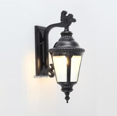 サイズ：幅28.5 x 高さ48 (cm）■E26白熱球、電球型蛍光灯、LED電球使用可能ワット数 ：電球×1個（※電球は付属しておりません）素材：樹脂、合金、鉄.........使用可能電球:LED電球、白熱球、電球型蛍光灯等◆取付工事は電気工事士にご相談してください。--------------------------------------------------------------★複数ご注文の場合やお急ぎの場合は必ず事前に納期のお質問をお願いいたします。★到着まで2週間以上かかるものについては、事務局から2週間過ぎると連絡が入りますが、商品お届け上何も問題ありませんので、そのままスルーして下さい＊＊＊＊＊＊＊＊＊＊＊＊＊＊＊＊＊＊注意事項1、こちらの商品は海外製の新品です。撮影時の照明やPC環境によって実際の商品と色が違う場合があります。2、輸入品で日本語の説明がない場合があり、サポートもございませんので商品知識のある方のみ御注文下さい。3、ご注文について代引き引き換え、局留めは受け付けておりません。4、取り扱っている商品は、海外・アジア製品になります。きちんと全ての商品の検品をしておりますが、日本製に比べると作りが甘い場合があります。完璧を求められる方は御注文をお控えください。5、ランプがつくかどうかの確認をしてから出荷しますので、多少緩衝材がいたんだりします。ご了承ください。プロの職人さんによる手造りランプのため、大きさや色合い、接合部分など機械的に作ったものとは違って、一つ一つ違います。6、新品未使用品ですが、外箱に初期からのスレ、剥げ歪みなどあります7、商品のサイズは採寸方法によって、若干な誤差が生じる場合はあります。ご了承ください。上記理由の返品交換は承ることが出来ませんので予めご了承くださいませ。ご指定はできませんのでご注意ください。サイズ：幅28.5 x 高さ48 (cm）■E26白熱球、電球型蛍光灯、LED電球使用可能ワット数 ：電球×1個（※電球は付属しておりません）素材：樹脂、合金、鉄.........使用可能電球:LED電球、白熱球、電球型蛍光灯等◆取付工事は電気工事士にご相談してください。--------------------------------------------------------------★複数ご注文の場合やお急ぎの場合は必ず事前に納期のお質問をお願いいたします。★到着まで2週間以上かかるものについては、事務局から2週間過ぎると連絡が入りますが、商品お届け上何も問題ありませんので、そのままスルーして下さい＊＊＊＊＊＊＊＊＊＊＊＊＊＊＊＊＊＊注意事項1、こちらの商品は海外製の新品です。撮影時の照明やPC環境によって実際の商品と色が違う場合があります。2、輸入品で日本語の説明がない場合があり、サポートもございませんので商品知識のある方のみ御注文下さい。3、ご注文について代引き引き換え、局留めは受け付けておりません。4、取り扱っている商品は、海外・アジア製品になります。きちんと全ての商品の検品をしておりますが、日本製に比べると作りが甘い場合があります。完璧を求められる方は御注文をお控えください。5、ランプがつくかどうかの確認をしてから出荷しますので、多少緩衝材がいたんだりします。ご了承ください。プロの職人さんによる手造りランプのため、大きさや色合い、接合部分など機械的に作ったものとは違って、一つ一つ違います。6、新品未使用品ですが、外箱に初期からのスレ、剥げ歪みなどあります7、商品のサイズは採寸方法によって、若干な誤差が生じる場合はあります。ご了承ください。上記理由の返品交換は承ることが出来ませんので予めご了承くださいませ。ご指定はできませんのでご注意ください。