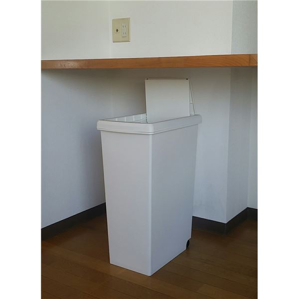 棚の下に収まりフタがスライドするペール 45L ホワイト 1個 抗菌素材配合 完成品 [3]