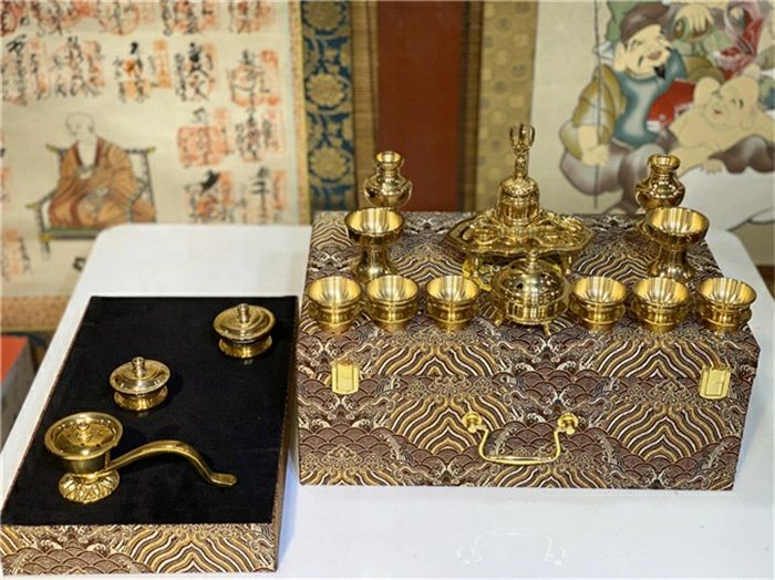 密教 法具 金剛鈴 金剛盤 火舎香炉 五鈷杵 三鈷杵 独鈷杵 六器一組 仏器一対 華瓶一対 洒水器 19点セット 収納