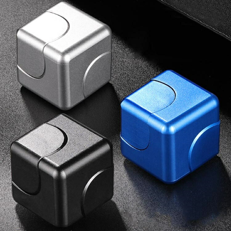 【送料無料】おもちゃ キューブハンドスピナー 玩具 キューブスピナー アルミ合金 ストレス解消 指遊び 小型 キューブ型 ひま潰し おもちゃ ハンドスピナー