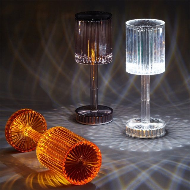 【100円～1000円OFFクーポン配布中】【送料無料】 デスクライト LED 水晶 ダイヤモンド アクリル モダン 北欧 おしゃれ テーブルランプ 寝室 部屋 ベッドサイドランプ USB/充電式 タッチ調光 卓上ライト RGBリモコン調光