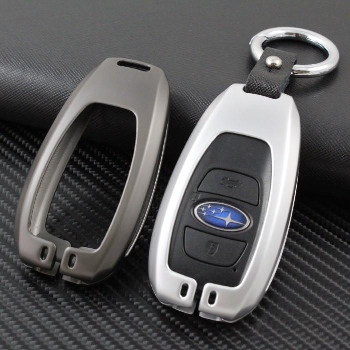 【100円〜1000円OFFクーポン配布中】【送料無料】スバル キーケース メタル製 カラビナ付き 全2色 キーカバー キーホルダー 金属製 クロストレック フ...