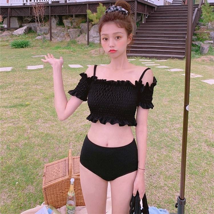 水着 ビキニ スイムウェア 体型カバー パッド付き フリル 胸元 谷間魅せ 盛れる 水陸両用 大人可愛い きれいめ 大人っぽい おしゃれ 女っぽ クール モダン かっこいい 無地 10代 20代 30代 レディース ブラック グリーン ホワイト ナチュラル フェミニン ヘルシー M L XL