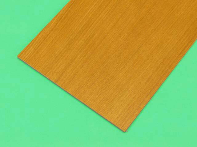 ●商品詳細プリントシートを合板に貼った化粧板です。木目をリアルに再現しながらも、コストパフォーマンスに優れています。色柄（表面仕上）930SS※木目柄の場合は、長さ方向に目が流れます。色柄の詳細はこちらサイズ（巾x長さx厚さ）3尺×6尺×2.5mm(約920mm×1830mm)※商品によって±5mm前後の違いが出ることもあります。重さ3尺×6尺×2.5mm　2.7kg納期目安入金確認後、およそ1〜4営業日後の出荷となります。同色の商品粘着剤付アレコシート※デジタル画像につき、実際の色柄とは多少異なる場合がございます。