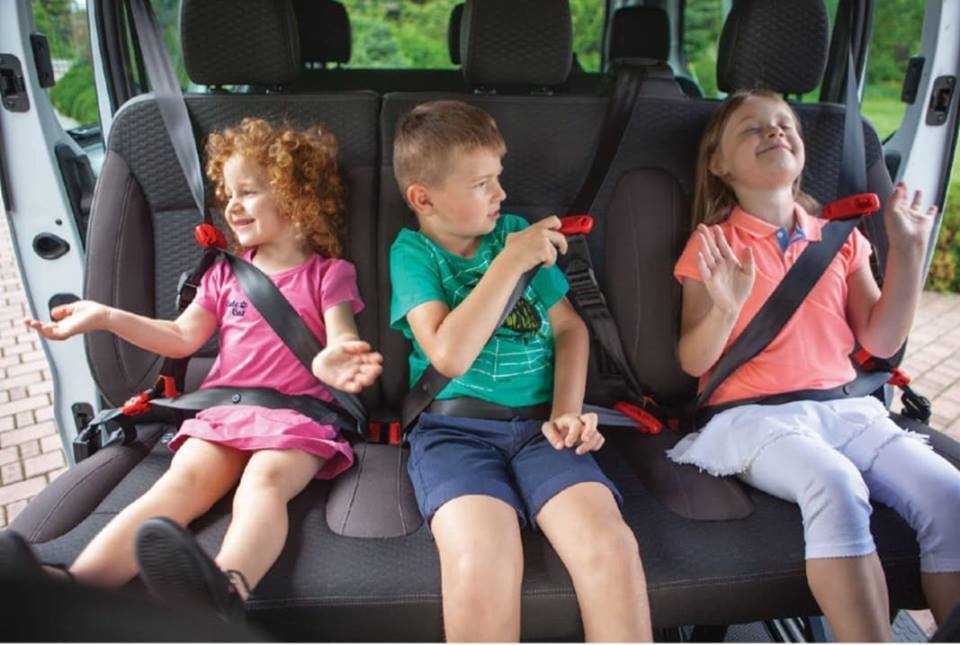 【2本入り】スマートキッズベルト 正規品 メテオAPAC ベルト型幼児用補助装置 簡易型チャイルドシート Eマーク適合 携帯型 幼児用シートベルト 子供用シートベルト 2個 ジュニアシート キッズ ジュニア ドライブ セーフティーグッズ 車 ドライブ smart KID belt