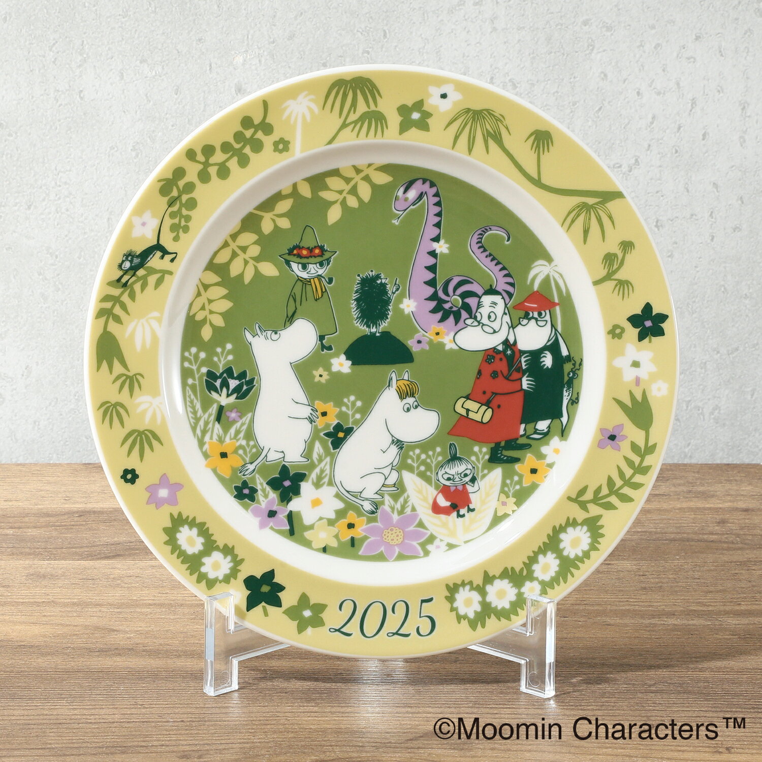 ＼ブラックフライデーはお得なP2倍!!／ ムーミン 2025イヤーズプレート 日本製 皿立て付 【ショップチ..