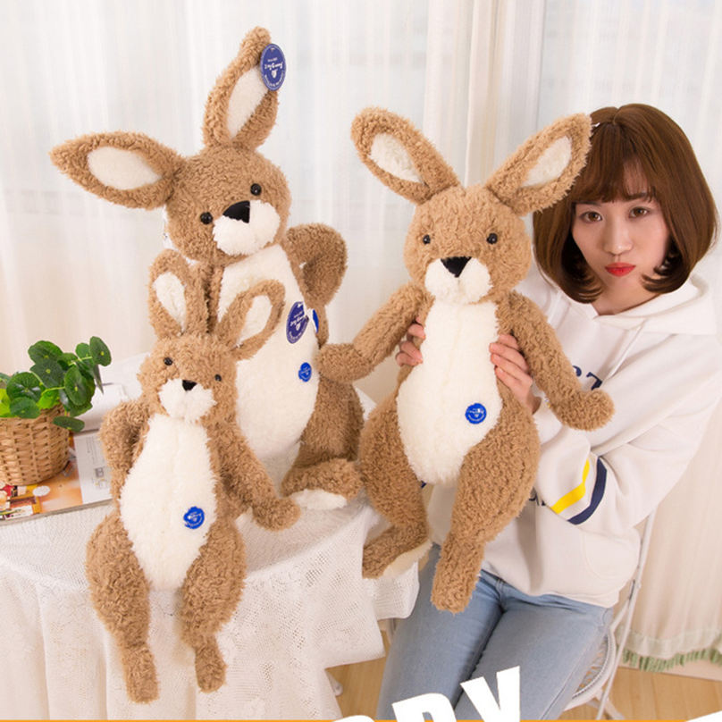 メイン素材：モケット●サイズ：55cm 70cm 80cm；●表地：モケット；●中材：PPコットン；通気性のある素材を使用しています。非常に柔らかく、洗濯機で洗うことが可能です。【可愛い兎と一緒に】可愛いウサギのデザイン、ふわふわ＆もちもちの感触とキュートな姿で心まで癒されます。かわいい兎を抱きしめて、一緒にぐっすり眠っちゃおう♪【ストレス解消】肌あたりの良い生地を使っています。ふわふわ感がフィットして使いやすいです。安心なふんわり心地よい肌触り、肩や腰の負担軽減になり、ストレス解消もできます。【お宅の飾り】ソファ・引越祝いに新居プレゼント・オフィスクッション・車内使用・ソファー使用・オフィス使用・抱き枕使用。クリスマスに、バレンタインデー、感謝祭に、撮影グッズとして最適。【あなたのそばに】その魅力的な外観と高いレベルのシミュレーションにより、おもちゃは孤独なときにあなたやあなたの友人に同行することができます。【商品の基本情報】 ●サイズ：55cm 70cm 80cm； ●表地：モケット； ●中材：PPコットン； ==================================== ーーおすすめのポイントーー 【超可愛い兎】 ☆柔らかい手触り、キュートな兎は、かわいい家庭装飾にして、抱き枕としても素晴らしいです。思わず抱きしめたくなるのぬいぐるみです。ふわふわ優しい触り心地！愛らしい動物のぬいぐるみです。程よいサイズは抱き枕としてもご利用ください。 【スーパーソフト】 ☆柔らかぬいぐるみを抱きしめれば、日頃の疲労もすぐに癒されてしまいますよ、愛らしいフォルムで 柔らかく、手触りも良いので抱きしめたくなります。 【多用途抱き枕】 ☆寝ている時、テレビを見たり、読書を書くことができ、大きなうさぎぬいぐるみ枕は、快適なぬいぐるみボディピロー、ネックピロー、装飾枕で、柔らかく快適な楽しみを与えます。 【最高の贈り物】 ☆素敵な贈り物として、親切な友人、愛する妻は、最高のプレゼントです。クリスマス、感謝の日、バレンタインの日などに適しています。 【洗濯でき】 ●本商品は手洗いにてお洗濯ができます。お洗濯後は速やかに形を整えて、直射日光をさけて陰干ししてください。 また変形しにくく長持ちができます、汚れでも洗える商品です。 【適用】 ●昼寝枕、抱き枕、腰枕、ネックピロー 、クッション、部屋飾りとしてお使えます。それにご自宅のソファーやベッドルームはもちろん、ホーム、寝室、部屋、オフィス、コーヒーショップ、ソファー、車内など様々な場合にご活用ください！ 【ご注意】 ●測り方の相違によって、1 - 3cmの誤差がある場合がありますがご了承ください。 ●PC環境や撮影状況などの違いにより実際のお色とは若干異なる場合がございます。 ●製品は真空包装されていますので、受け取ってから20分間休ませてください。 ●初めて使用する前に、手で穏やかなクリーナーで人形をきれいにして、より衛生的に健康にしてください。 ●ご了承の上ご購入をお願いいたします。以下の用語は検索参考用であり、商品内容の詳細説明ではございません人形 おもちゃ のびる モンスター お世話 動く 小さい 携帯枕 昼寝 バス デスクピロー 動物 ハリネズミ うつ伏せ 縫い包み お手入れ 人体 ふわふわ かわいい 動物 低反発 高反発抱き枕 女性 彼女 贈り物 店飾り 置物 店飾り お誕生日 クリスマス プレゼント 可愛い シャー・ペイ 犬おもちゃ ソファークッション ふわふわ 男性 プレゼント クリエイティブふわふわ 枕 ロング ロングまくら ふわふわ いちご柄 犬柄 アボカド柄 ピロー 長い まくら 枕 抱き枕 ロングクッション 安眠 快眠 フワフワ 気持ちいい 抱き枕 ぬいぐるみ 抱き枕腰枕 椅子用 オフィス 椅子 車 かわいい 添い寝枕 可愛い ベル 枕 安眠枕 快眠 ランキング まくら 安眠枕 安眠グッズ 高反発 低め 矯正 改善 就寝用 カジュアル抱き枕 本体 エアー 男性用 高反発 可愛い アニメ 大きめ 大きい 動物 ぬいぐるみ ペンギン もちもち バナナ 特大 洗える かわいい 猫 パンダ 柴犬 100 1m 特大 狼 キャラクタークッション お尻が痛くならない 大きい コンパクト 車 おしゃれ 持ち運び 厚い 痔 床 椅子 小さめ カバー ひとをダメにする 安い 枕 ミニ 中身 カバー付き ピンク 背もたれ付き