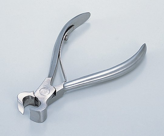 爪きり鉗子 喰切型 120mm その他■特徴■●足爪の切除に適した形状で、硬い爪にも使用できます。■仕様■●全長（mm）：120●材質：ステンレス（SUS420）●先端刃先厚さ：約11mm●先端刃先最大開き幅：約28mm●オートクレーブ可●刃形状：喰切型