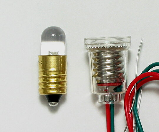 EK　JAPAN 超高輝度電球形LED（電球色・8mm・1.5V用） 1個●人気の高輝度LEDシリーズ●品揃えがさらに充実！●乾電池1本（1.5V）で点灯●電球形LED（電球色）とコード付ソケットがセット●輝度：14400mcd（1.2V時...