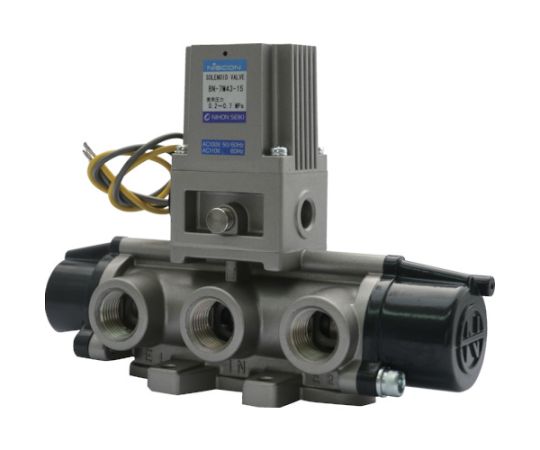日本精器 4方向電磁弁15AAC100V7Mシリーズシングル BN-7M43-15-E100 1台●パイロット式4方向電磁弁です。●交流（AC）用・直流（DC）用の製作が可能です。●有効断面積（mm2）：80●接続口径：Rc1/2●電源（V）：AC100●使用流体：空気●流体温度（℃）：-10〜40℃（凍結なきこと）●流体温度：-10〜40℃（凍結なきこと）●使用圧力：0.2〜0.7MPa●シングルソレノイドタイプ●パイロット式4方向電磁弁●原産国：日本●コード番号：104-5555