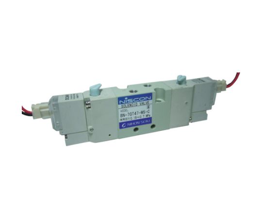 日本精器 4方向電磁弁 M5ダブルAC100V7GT BN-7GT47-M5-C-E100 1台●小型の4方向電磁弁です。●有効断面積（mm2）：3.8●接続口径：M5●電源（V）：AC100●使用流体：空気●流体温度（℃）：5〜50℃●最高作動圧力差（MPa）空気：*●最高作動圧力差（MPa）水：*●オリフィス（mm^2）：*●使用圧力：0.15〜0.8MPa●原産国：台湾●コード番号：395-4439