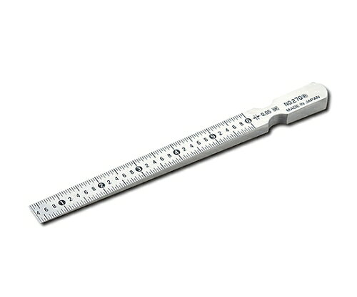新潟精機（SK） テーパーゲージ　0.4-6mm　一般校正付 TPG-270B 1本●厚さを利用して内幅の測定を行うもので、そのまま目盛によって表したゲージです。主として隙間に差し込んで測定する時に使用します。●シルバー仕上●携帯に便利なPC 収納ケース付●隙間に差し込むだけで簡単に溝や隙間の寸法測定ができます！●材質：ミゾ・隙間等の測定●測定範囲(mm)：0.4〜6●器差：(mm)：±0.04●目量(mm)：0.05●テーパー、角度：2°51′45″●ミゾ・隙間等の測定●本体質量：95g●本体全長：160mm●本体全幅：11mm●●書類内容：校正証明書・トレーサビリティ体系図●校正ポイントはメーカー指定の校正ポイントになります、別途校正ポイントをご指定いただく際は別途お見積となります。