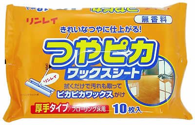 内容量:10枚入 シート寸法:300*200(mm) フローリング用ワイパーに付けて拭くだけで簡単にツヤ出しできて、汚れもとれるフローリング床用ワックスシートです。 商品説明 「リンレイ つやぴかワックスシート 無香料 10枚」は、フローリング用ワイパーに付けて拭くだけで簡単にツヤ出しできて、汚れもとれるフローリング床用ワックスシートです。しっかり拭ける厚手タイプ。お得な各社共通サイズです。無香料。 用途 フローリング床(樹脂塗装された木製の床) 使えない床 油加工された床(オイルステイン・ロウ仕上げ等)、油性・乳化性ワックス等を使用した床、水が染み込む床(白木等)、特殊な床(うるし、鏡面仕上げ等)、土足で歩く床、石床 使用方法 *ご使用になる前に、掃除機などでホコリを取り除いてからお使いください。 1.パッケージ表面の開封シールをめくり、1枚ずつシートを取り出します。 2.お手持ちのフローリングワイパーに取り付けます。 3.ゴシゴシこすらず床面をすべらせるようにお使いください。(液がかすれてきたら、新しいシートに交換してください) 4.床面が乾くまで放置します。(使い終わったシートは捨ててください) *ムラやすべりの原因になるので化学ぞうきん等は使わないでください。 *シートの乾燥を防ぐため、使用後は開封シールをしっかり閉めて保存してください。 使用上の注意 ●用途以外に使用しないでください。 ●子供の手の届く所に置かないでください。 ●万一シートをなめた場合は、すぐに口をすすぐ等の処置をし、医師に相談してください。 ●床の材質により適さない場合があるので、必ず目立たないところで試してから使用してください。 ●高温になる所や直射日光の当たる所には置かないでください。 ●シートは袋から出したらすぐに使ってください。 ●シートを直接床の上に長時間置いたままにしないでください。 ●シートは水に溶けないので、水洗トイレなどには流さないでください。 ●床暖房は電源を切り、床面が冷めてから使用してください。 ●家具や建具等には使用しないでください。 ●凍結させないでください。 ●肌の弱い方は、炊事用手袋を使用してください。 ●皮膚についた時は水で直ちに充分洗い流してください。 ●使用後は手をよく洗い、クリーム等でのお手入れを。 材質 ポリプロピレン 成分 合成樹脂 商品の説明 「リンレイつやぴかワックスシート無香料10枚」は、フローリング用ワイパーに付けて拭くだけで簡単にツヤ出しできて、汚れもとれるフローリング床用ワックスシートです。しっかり拭ける厚手タイプ。お得な各社共通サイズです。無香料。