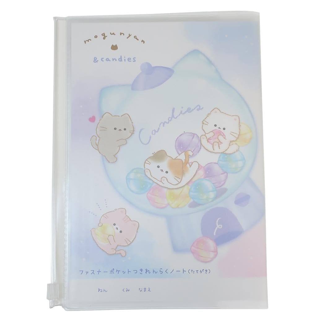 カバー部分にはプリントなど収納できて便利な連絡ノートノート/れんらく帳/文房具/小学校 保育園/横書き 縦書き文具 文房具 おしゃれ 仕事 学校 社会人 連絡帳 新学期の準備にぴったりのステーショナリーこちらは定番アイテム[A5カバー付き連絡ノート]フルカラーデザインでとっても使いやすい。クリアポケット付きのクリアカバー付きでプリントなどを入れるのに便利。ほかにもいろんなデザインがあるのでお気に入りを揃えてくださいカバー含む本体サイズ：約148x210x4mm(A5)中紙：両面フルカラー28枚[Made in Japan]