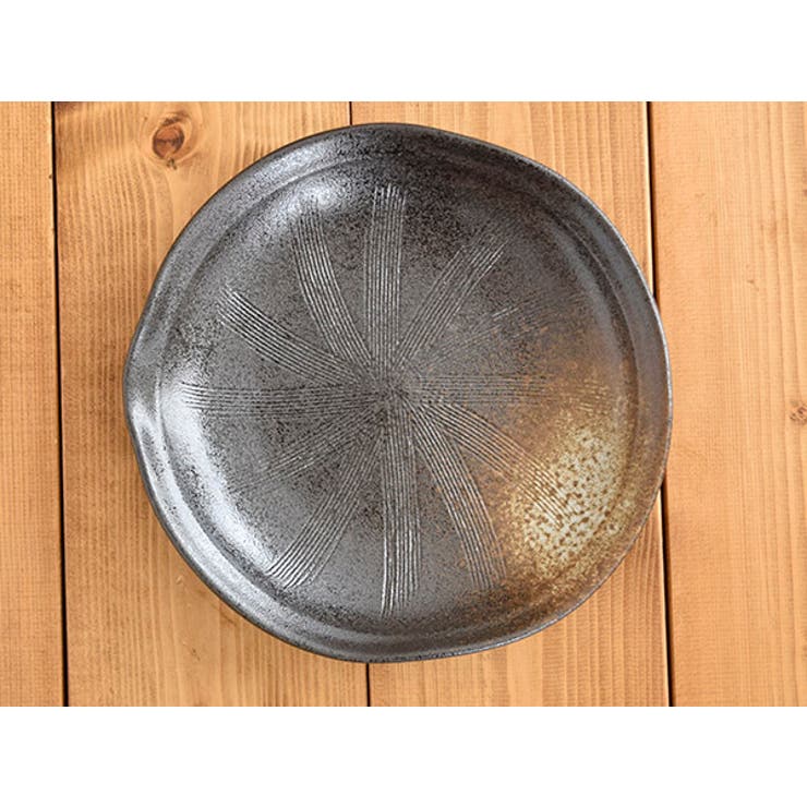 【10％OFFクーポン！9/24(木)1:59まで】EAST table 和食器 大皿 25cm 黒備前 片口櫛目皿 お皿 備前風 和風 食器 プレート 盛り皿 大皿料理 大きいお皿 刺身皿 主菜皿 黒い食器 シック おしゃれ かっこいい キッチン shoplistselect-10152889 SHOPLIST サンプル画像2