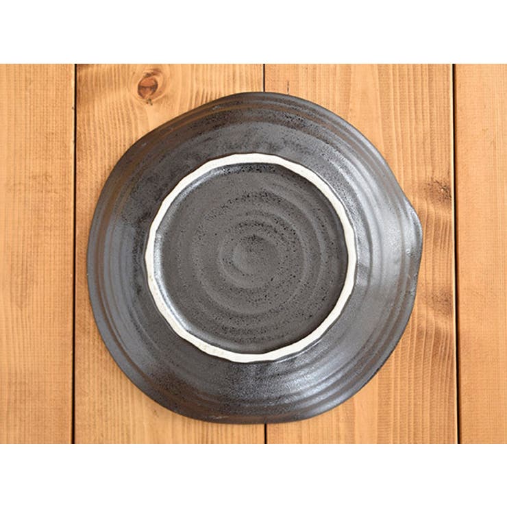 【10％OFFクーポン！9/24(木)1:59まで】EAST table 和食器 大皿 25cm 黒備前 片口櫛目皿 お皿 備前風 和風 食器 プレート 盛り皿 大皿料理 大きいお皿 刺身皿 主菜皿 黒い食器 シック おしゃれ かっこいい キッチン shoplistselect-10152889 SHOPLIST サンプル画像3