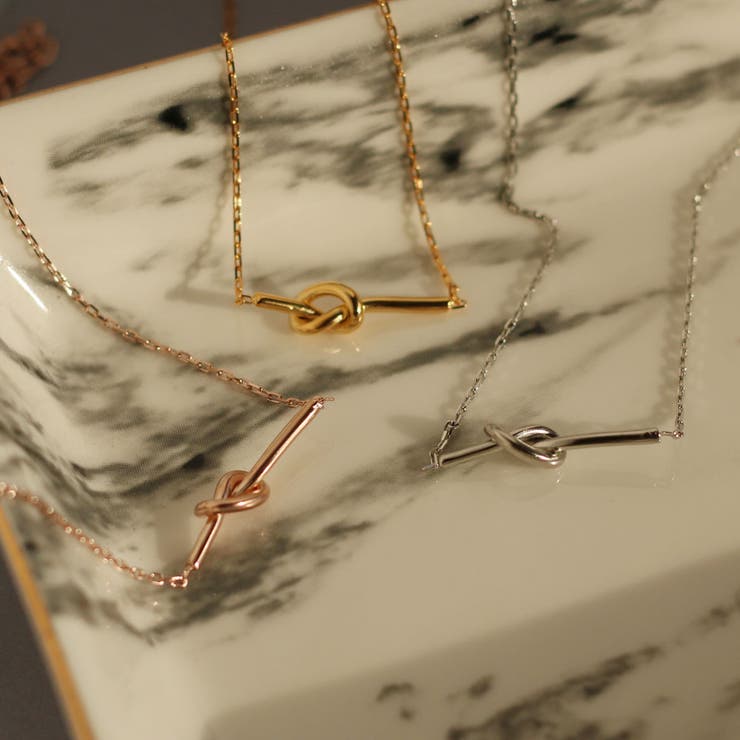 Melody Accessory 日本製 ゴールド ネックレス 結び目 ノット ネックレス レディース k18gp ゴールド シルバー 30代 40代 50代 ペンダント 大ぶり ロング カジュアル プレゼント ギフト ブランド 女性 大人 アクセサリ