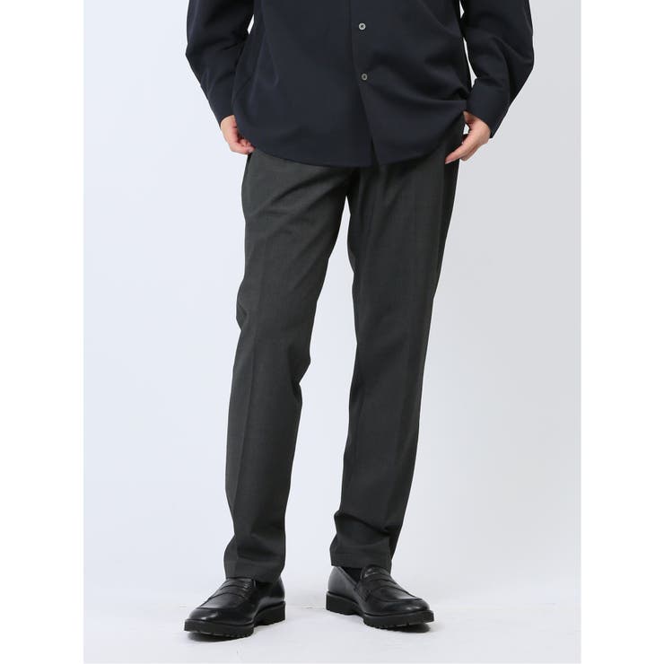 タカキューメンズ/TAKA-Q:MENModernRelax ストレッチ トラウザーパンツ(セットアップ可能)■素材特徴ポリエステル・レーヨンにポリウレタンを混紡したストレッチ生地を使用しています。ラクもキレイも叶えられる快適素材です。■機能【ストレッチ】伸縮性に優れた素材(ウエストも伸びる)でストレスフリー。【マシンウォッシャブル】洗濯機で洗えます。(要ネット・弱水流)■デザインモダンなルックスとリラックスした着用感を両立させた、ノータックのトラウザーパンツです。センタープレス加工で、キチンと見えするクリーンな印象に仕上げています。ウエストはサイドシャーリングのイージー仕様で着用ストレスを軽減。堅すぎない品の良さを演出できるので、プライベートやオフィスカジュアルにオンオフ兼用で着回し可能です。■シルエット裾に向かってテーパードを効かせた、やや細身のスリムシルエットです。脚長効果もあり、すっきりとしたラインを演出してくれます。裾部分は加工済みです。(股下76cm・ミシンたたき)■コーディネート同素材のジャケットと合わせたセットアップスタイルから、シンプルなフーディーやポロシャツと合わせた大人カジュアルまで幅広いスタイリングを楽しめます。ワードローブに加えると一軍のボトムとして活躍してくれるはず。■セットアップアイテムは下記品番をご参照ください。・ModernRelax ストレッチ 2ボタンジャケット:110123933400423フィット感:やや細身シーズン:オールシーズン展開カラー:グレー(無地)・黒(無地)・シロ×クロ(チェック)・こげ茶(無地)*こちらの商品はセット販売ではなく、単品のみの販売となります。*アテンションタグ・洗濯ネームを御確認の上、着用又は取り扱い下さい。*光の当たる場所や高温多湿になる場所での保管は避けて下さい。*使用の有無に関わらず、経年劣化は進行いたしますのでご了承下さい。*閲覧デバイス・環境により質感・色味に誤差が生じる場合がございます。*サイズ詳細S ウエスト 78 ヒップ 95 股上 22.3 渡り巾 29 膝巾 20 裾口巾 17 股下 76M ウエスト 82 ヒップ 99 股上 22.9 渡り巾 30 膝巾 20.5 裾口巾 17.5 股下 76L ウエスト 86 ヒップ 103 股上 23.5 渡り巾 31 膝巾 21 裾口巾 18 股下 76XL ウエスト 90 ヒップ 107 股上 24.1 渡り巾 32 膝巾 21.5 裾口巾 18.5 股下 76※サイズ表に記載の寸法は実寸表記となり、商品に付属の下げ札等に記載の寸法とは異なる場合がございます。＊商品番号：110143933404423返品・交換について購入後の交換は受け付けておりません。予めご了承ください。返品を希望される場合は購入履歴一覧の「ショップへの問い合わせ」よりお問い合わせください。=========================複数配送先指定について1件の注文に対して、異なる住所への配送は対応出来かねます。恐れ入りますが、異なる住所へ配送をご希望の場合、配送先毎に分けて注文いただきますようお願い申し上げます。【パンツ・ズボンMEN】04グレー 05黒 07白黒 35こげ茶 S M L XL グレー：ポリエステル66% グレー：レーヨン29% グレー：ポリウレタン5% 黒：ポリエステル66% 黒：レーヨン29% 黒：ポリウレタン5% こげ茶：ポリエステル66% こげ茶：レーヨン29% こげ茶：ポリウレタン5% シロ×クロ：ポリエステル65% シロ×クロ：レーヨン32% シロ×クロ：ポリウレタン3%