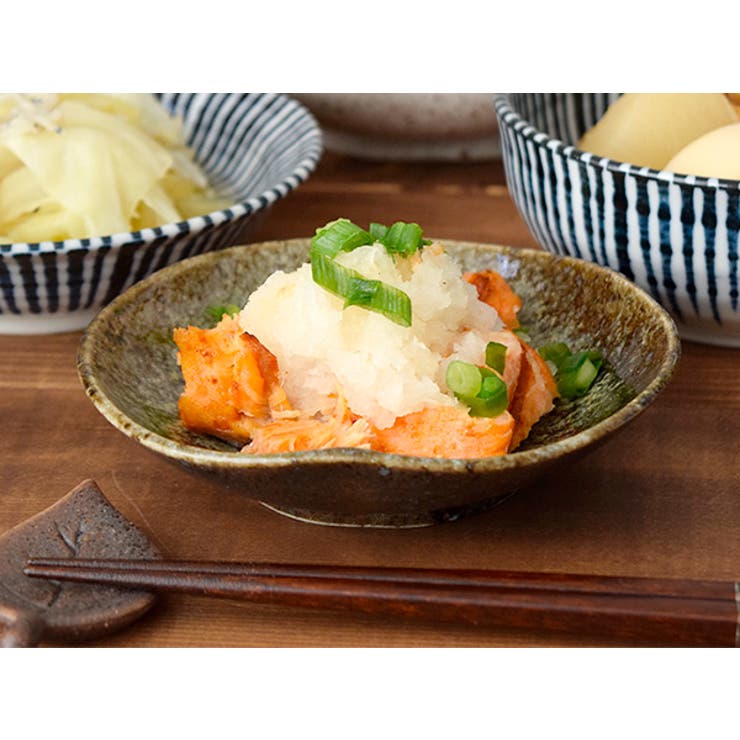 EAST table 変形三角取り皿　17cm　和食器皿 プレート 取り皿 中皿 ケーキ皿 サラダ皿 副菜皿 前菜皿 一品料理 変形皿 食器 器 うつわ シック モダン カフェ食器 和カフェ おしゃれ キッチン shoplistselect-10168022 SHOPLIST サンプル画像2