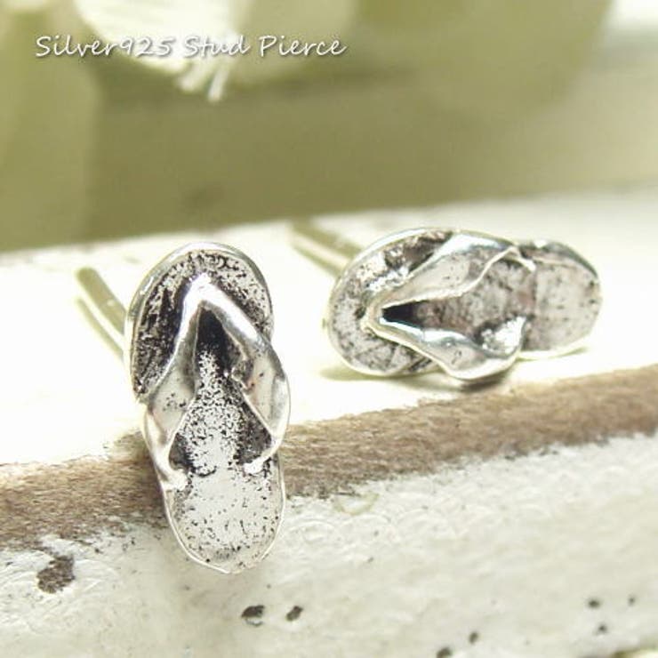 YUKATANゆかたん 【シルバーピアス】ミニチュアみたいに精巧にできたサンダルピアス 【サンダル スタッドピアス レディースピアス】 アクセサリー アクセサリー