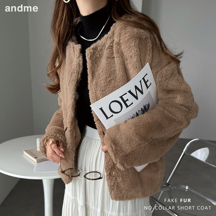 【10％OFFクーポン！配布中！】andme フェイクファー ショート コート ノーカラー レディース 長袖 ジャスト丈 サイドポケット スナップボタン 秋 冬 アウター(コート・ジャケットなど)