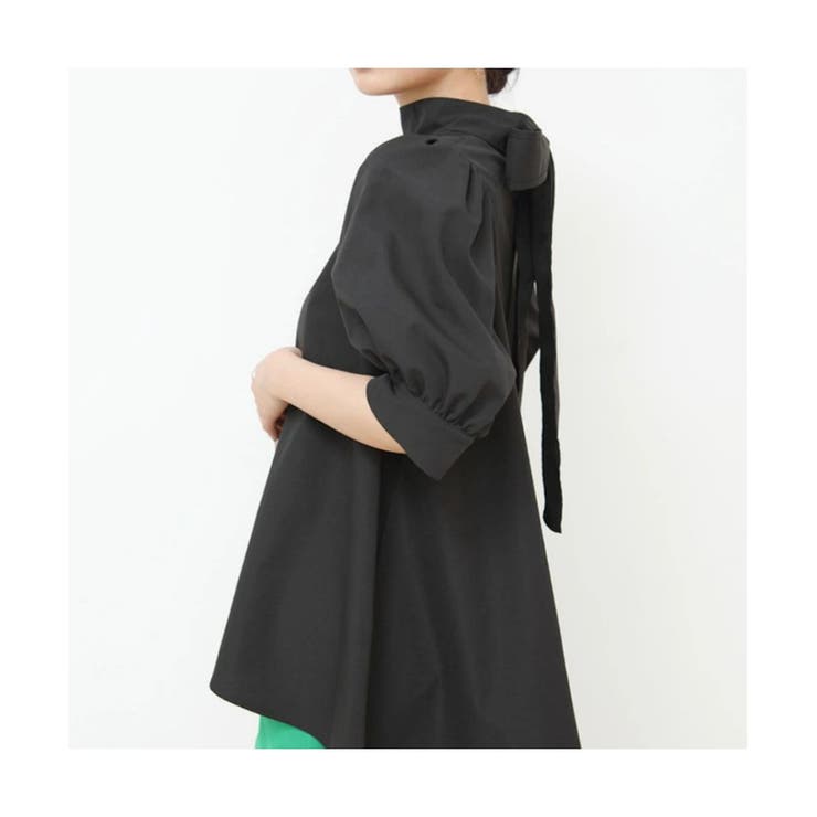 maison de LATIR 後ろ姿を華やかに見せるバックリボン5分袖ブラウス　ハイネック　可愛い　女性らしい　リボン　ボリューム袖　秋　半袖 トップス