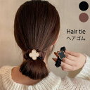【マラソン期間中 5%OFFクーポン】VICTORIA シュシュ ヘアゴム ヘアアクセサリー ヘアゴム クローバーモチーフ かわいい 可愛い メタル 髪留め 韓国 ファッション シンプル 大人 ブラック ブラウン 22G12013 ヘアアクセサリー