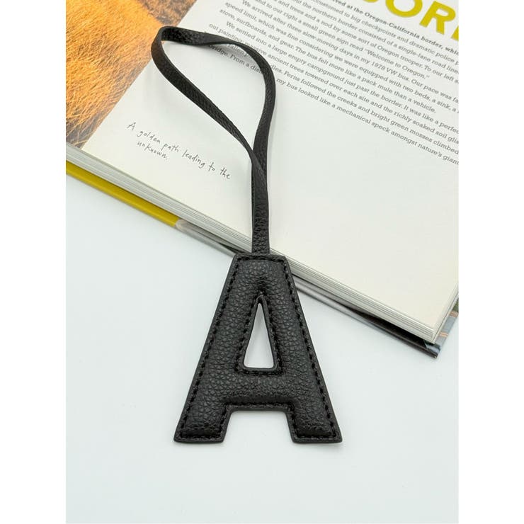 【20%OFFクーポン!11/25(火)限定!】TAKA-Q WOMEN ビーガンレザー イニシャルチャーム 【A】大文字タイプ 小物