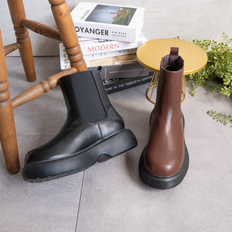 FABBY FABBY. 厚底ショートサイドゴアブーツ シューズ・靴