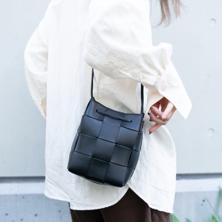 樂天商城 - Riverall BOTTEGA VENETA ボッテガヴェネタ SMALL CASSETTE カセット イントレチャート バケット バッグ 斜めがけ ショルダー バッグ レザー バッグ・鞄