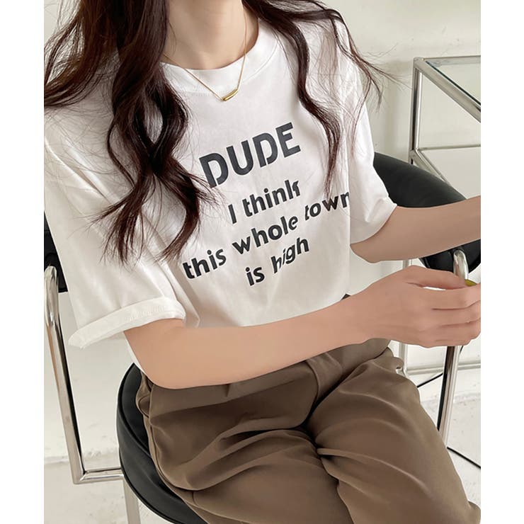 【20％OFFクーポン！6/4(木)限定】英字ロゴプリント半袖Tシャツスリット入り ラウンドネックTシャツ レディース ゆったり プルオーバー 体型カバー 半袖 大人カジュアル 前後差 夏服 韓国風 通学