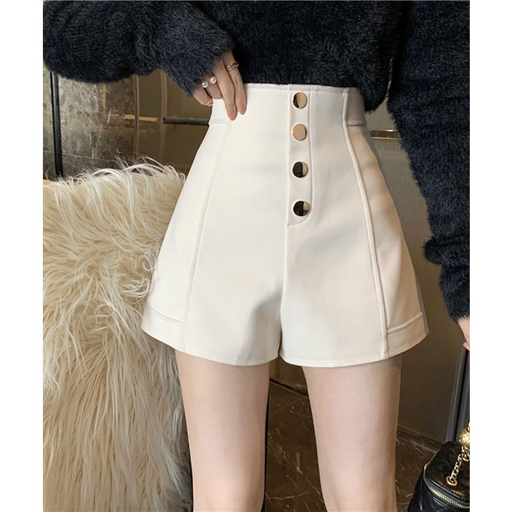 【10％OFFクーポン！1/29(木)1:59まで】ハイウエストショートパンツ 台形シルエットで細見えも期待できるボトムス オルチャン 可愛い 無地 ハイウエスト 春 秋 韓国 韓国ファッション 台形 シンプル ボタン 着回し力 Aライン くびれ