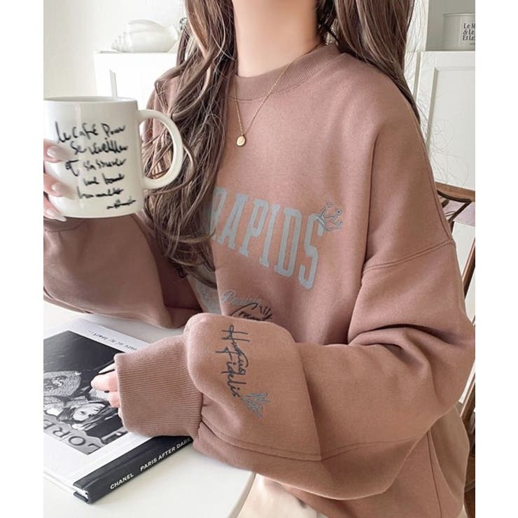 【10%OFFクーポン!12/11(木)1:59まで】Classical Elf 今っぽカジュアルの本命スウェット♪エンブレム風らくがき刺繍入りフロッキープリン...