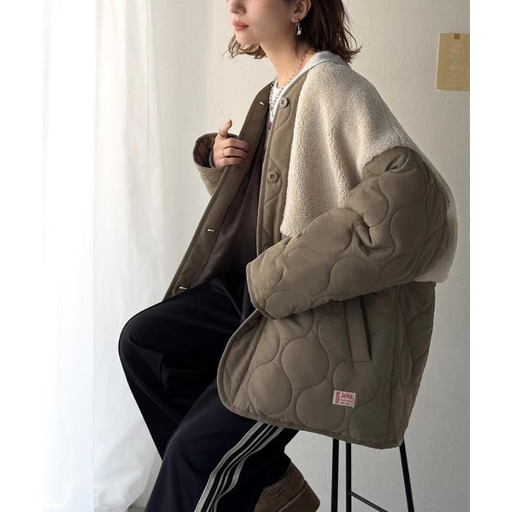 【10％OFFクーポン！12/11(木)1:59まで】Classical Elf 《JaVaジャバコラボ》軽くて暖かい、旬顔ボア切替♪ノーカラーひょうたんキルティングコート アウター(コート・ジャケットなど)
