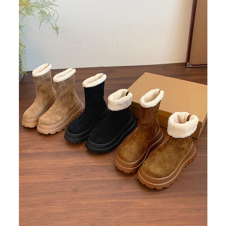 足元からしっかり暖かい、5cm厚底ショートブーツ。ふわふわの内側ファーが保温性を高め、冬の外出も快適にサポート。存在感のある厚底ソールは、スタイルアップ効果を発揮しながら、安定感のある履き心地で歩いていても疲れない仕様。サイズ：23cmー25cm素材：甲：ポリエステル 底材：ゴム原産国：中国返品・交換について購入後の交換は受け付けておりません。予めご了承ください。返品を希望される場合は購入履歴一覧の「ショップへの問い合わせ」よりお問い合わせください。=========================複数配送先指定について1件の注文に対して、異なる住所への配送は対応出来かねます。恐れ入りますが、異なる住所へ配送をご希望の場合、配送先毎に分けて注文いただきますようお願い申し上げます。【シューズWOMEN】ベージュ ブラック ブラウン 23.0cm 23.5cm 24.0cm 24.5cm 25.0cm 甲：ポリエステル 底材：ゴムベージュ ブラック ブラウン