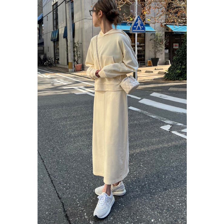 【20％OFFクーポン！3/20(金)限定】BONJOUR SAGAN パーカー×スウェットスカートセットアップ 77-003294 その他