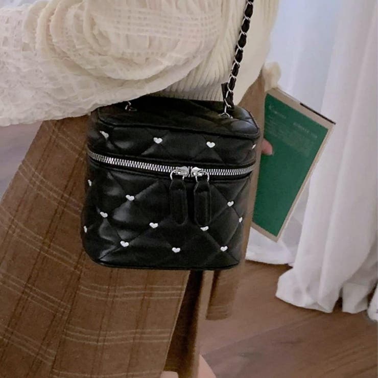 maison de LATIR 大人かわいいハートモチーフキルティング2wayショルダーバッグ オフィス オフィスカジュアル 春 レディース 韓国 大きいサイズ 冬 冬服 レディース 20代 ファッション雑貨 鞄 バッグ 肩掛け おしゃれ トレンド ファ