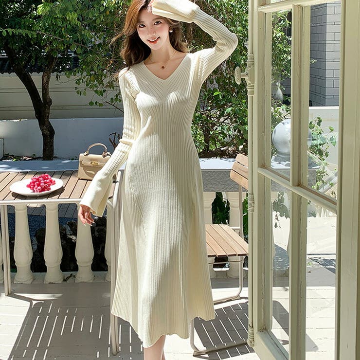 JS FASHION Aライン ニットワンピース 全3色 Vネック フレア袖 リブニット 長袖 無地 黒 緑 フレア ワンピース ミディアム丈 膝丈 膝下丈 きれいめ 細見え デイリー おしゃれ 上品 大人 かわいい デート 食事会 通学 通勤 秋 冬【