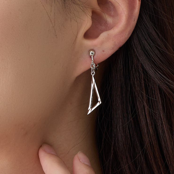 Melody Accessory ピアス イヤリング 日本製 K18GP トライアングル ダイヤ型 ひし形 ダイヤカット 結婚式 揺れる 純チタン さんかく 大ぶり ブランド シンプル ゴールド K18GP アクセサリー